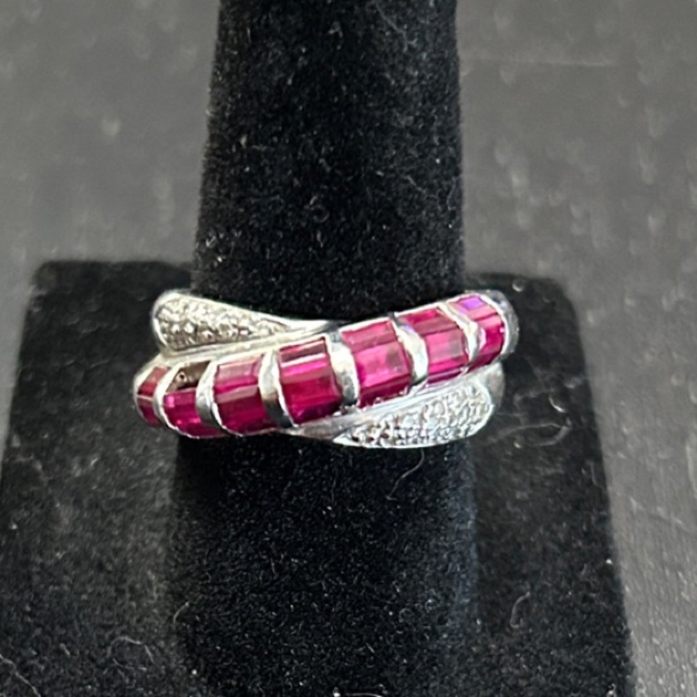 Elegant 14k 585 JC Penny Red & White Women's Ring